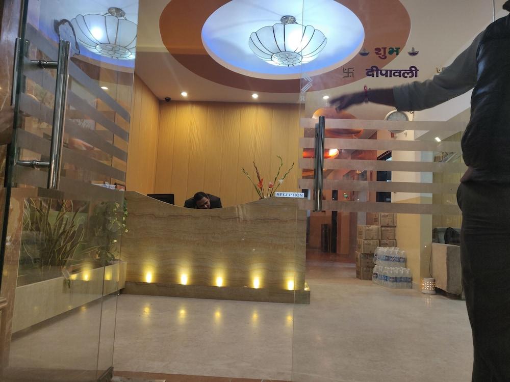 Hotel Apra Inn New Delhi Eksteriør bilde