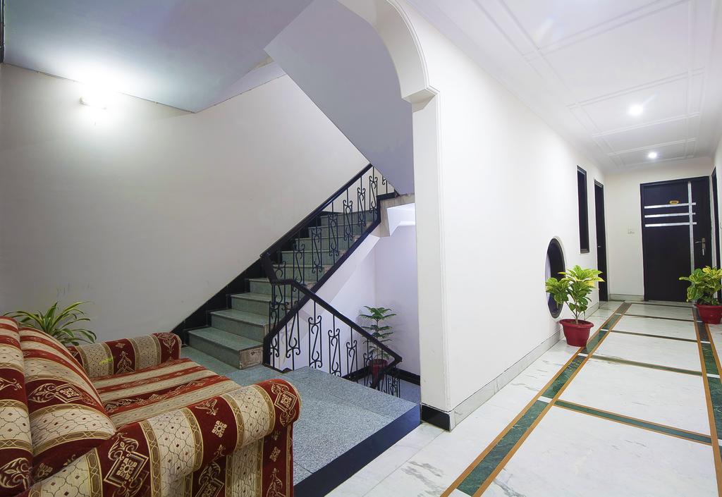 Hotel Apra Inn New Delhi Eksteriør bilde