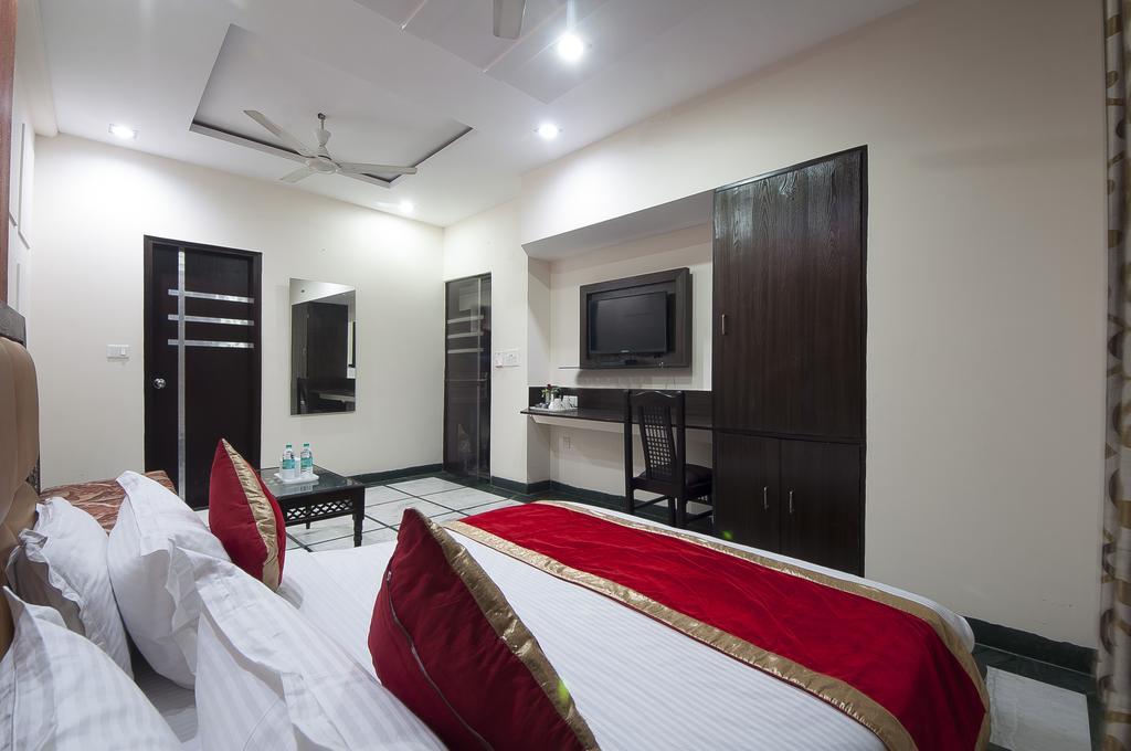 Hotel Apra Inn New Delhi Eksteriør bilde