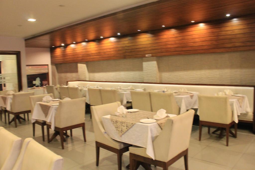 Hotel Apra Inn New Delhi Eksteriør bilde