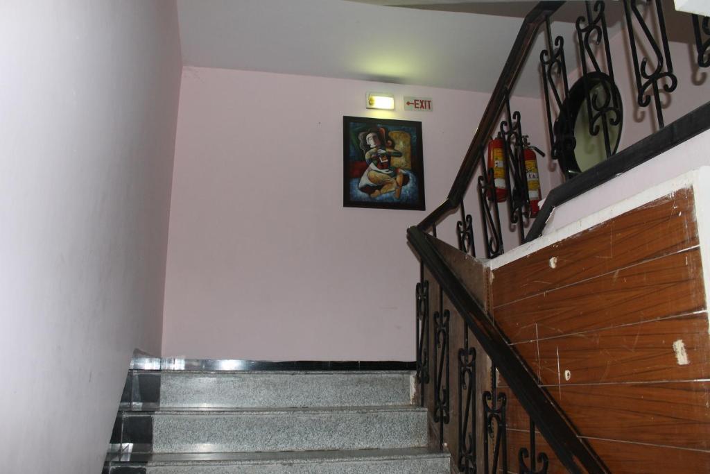 Hotel Apra Inn New Delhi Eksteriør bilde