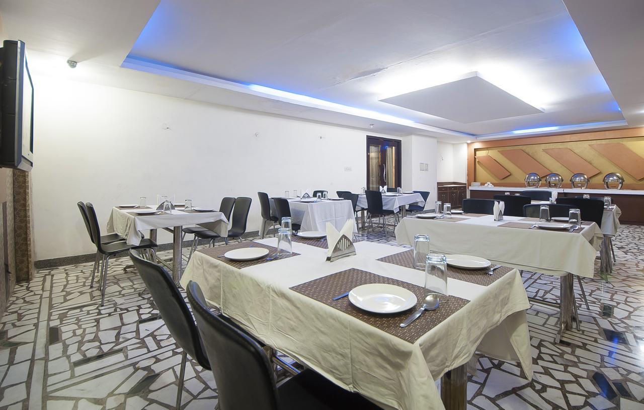 Hotel Apra Inn New Delhi Eksteriør bilde