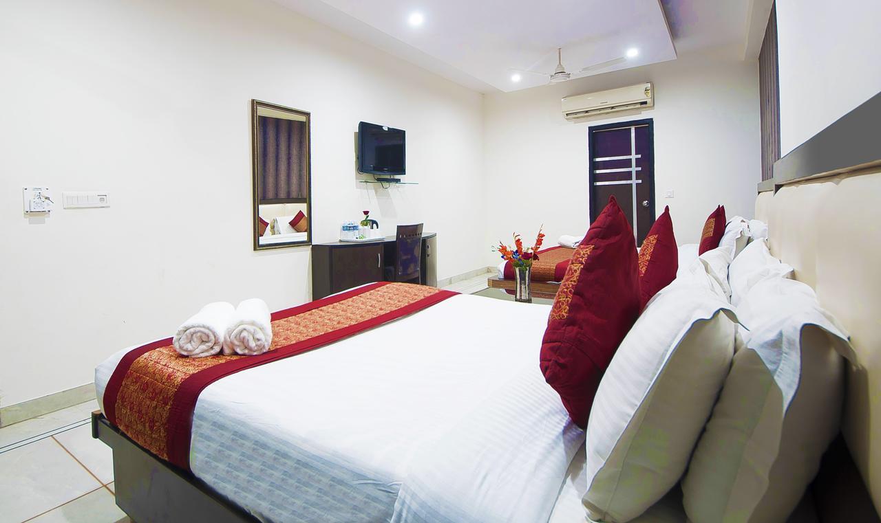 Hotel Apra Inn New Delhi Eksteriør bilde