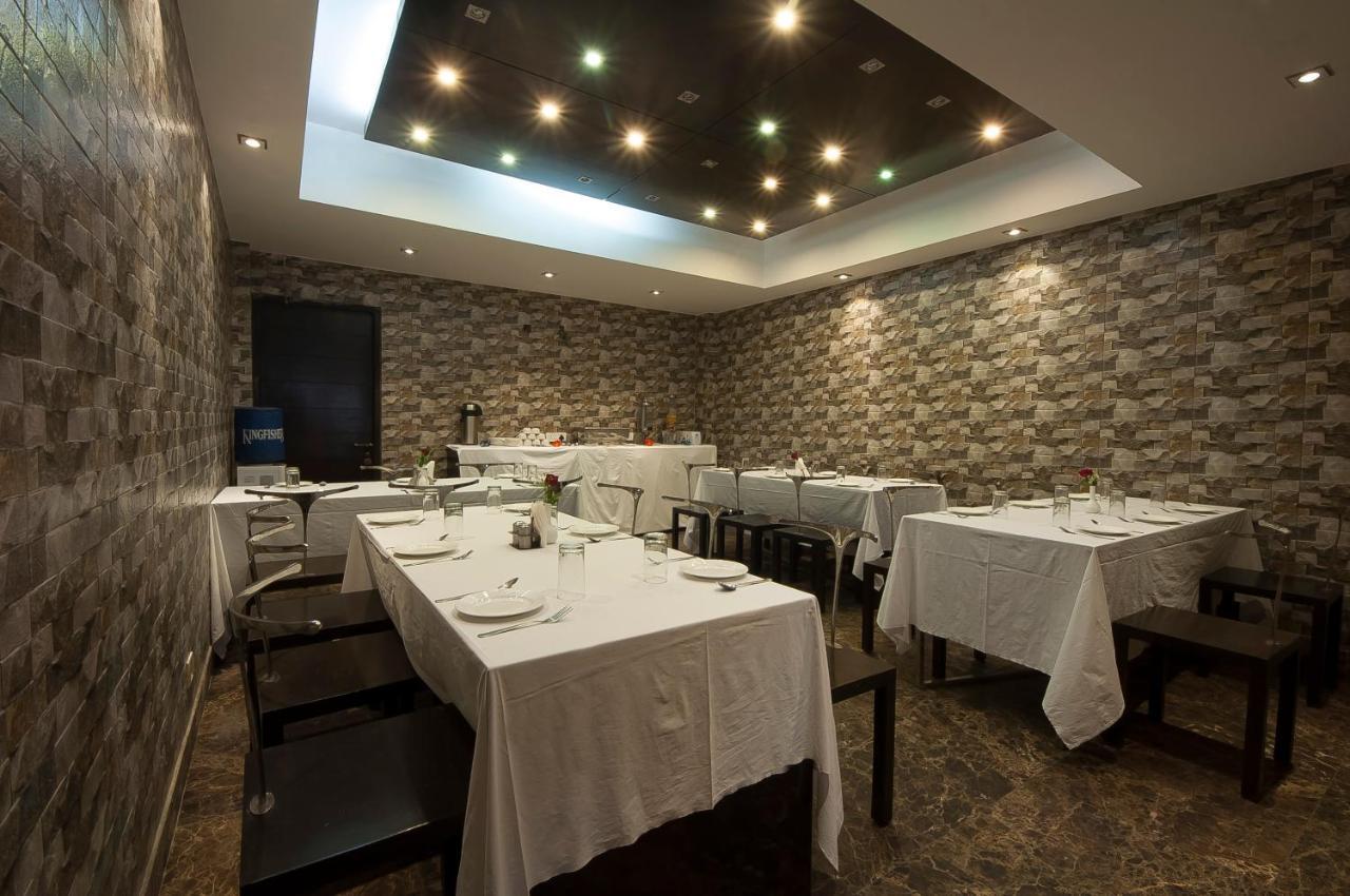 Hotel Apra Inn New Delhi Eksteriør bilde